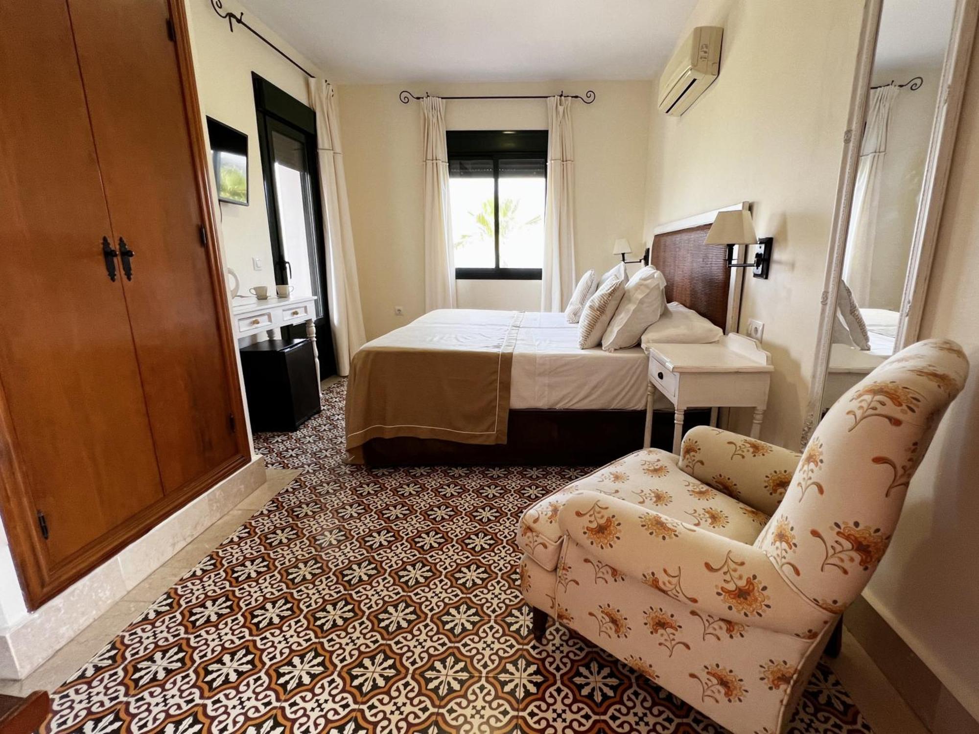 Hotel Sindhura Вехер де ла Фронтера Екстериор снимка