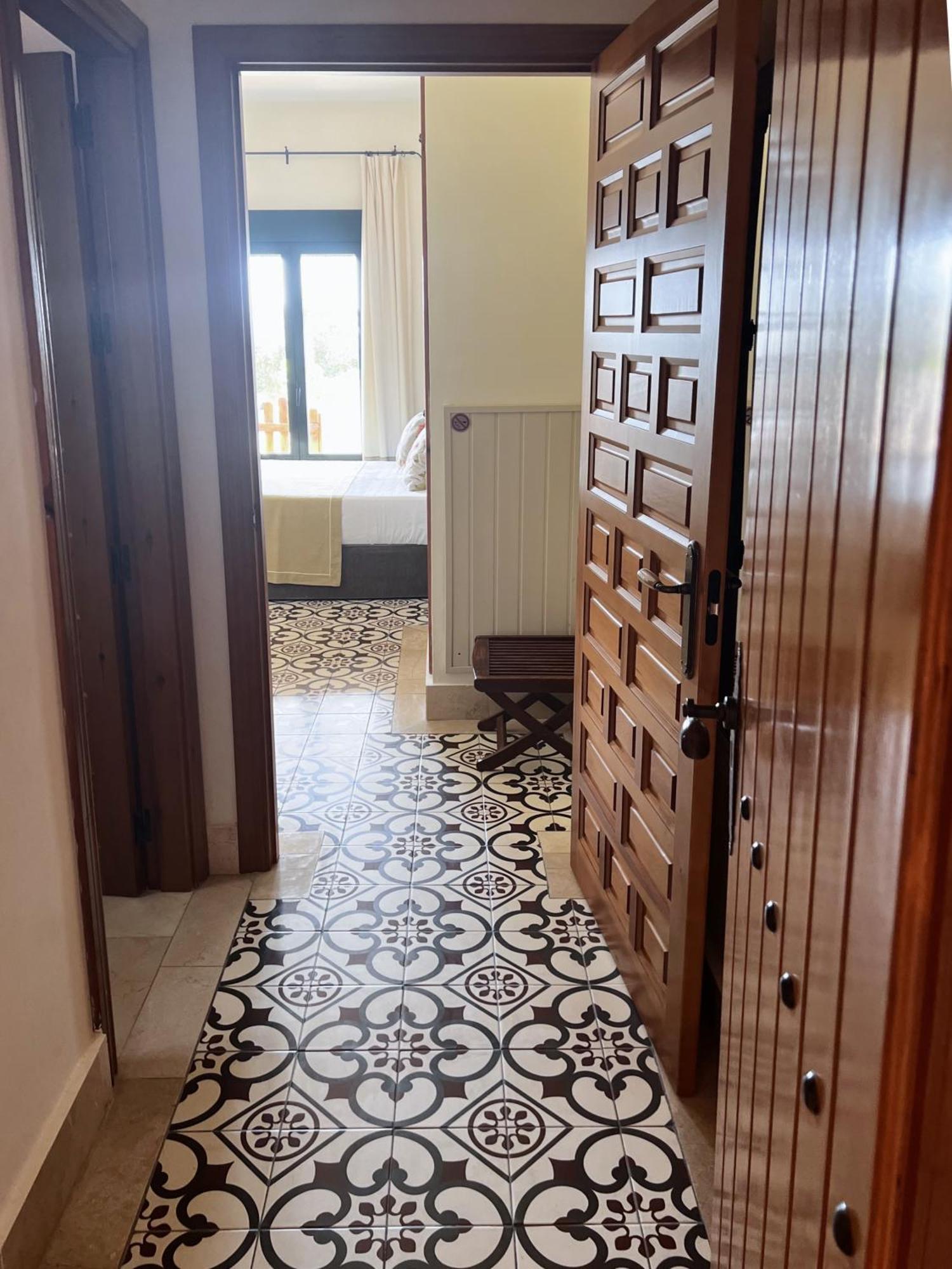 Hotel Sindhura Вехер де ла Фронтера Екстериор снимка