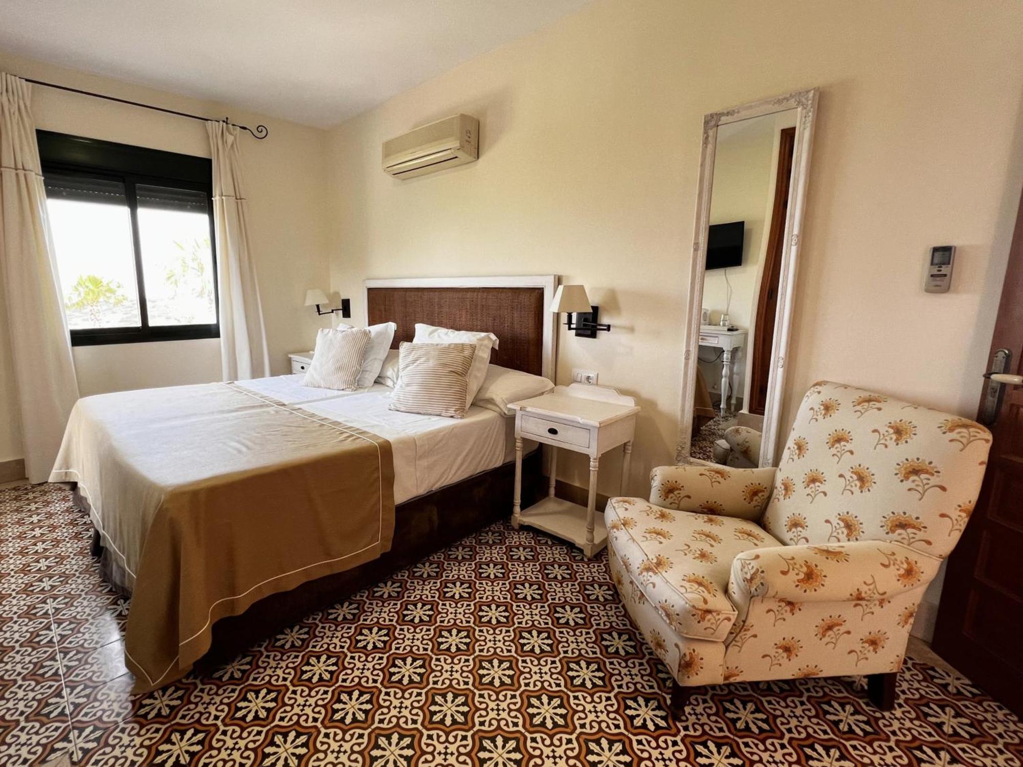 Hotel Sindhura Вехер де ла Фронтера Екстериор снимка